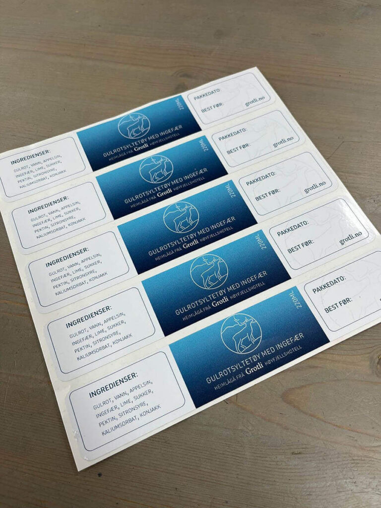 Etiketter for Grotlis syltetøy.